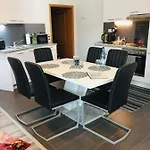 Marina An Der Romantischen Strasse شقة